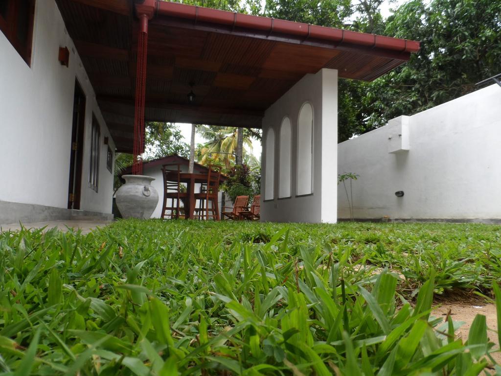 Summer Dew Villa Talpe Bagian luar foto