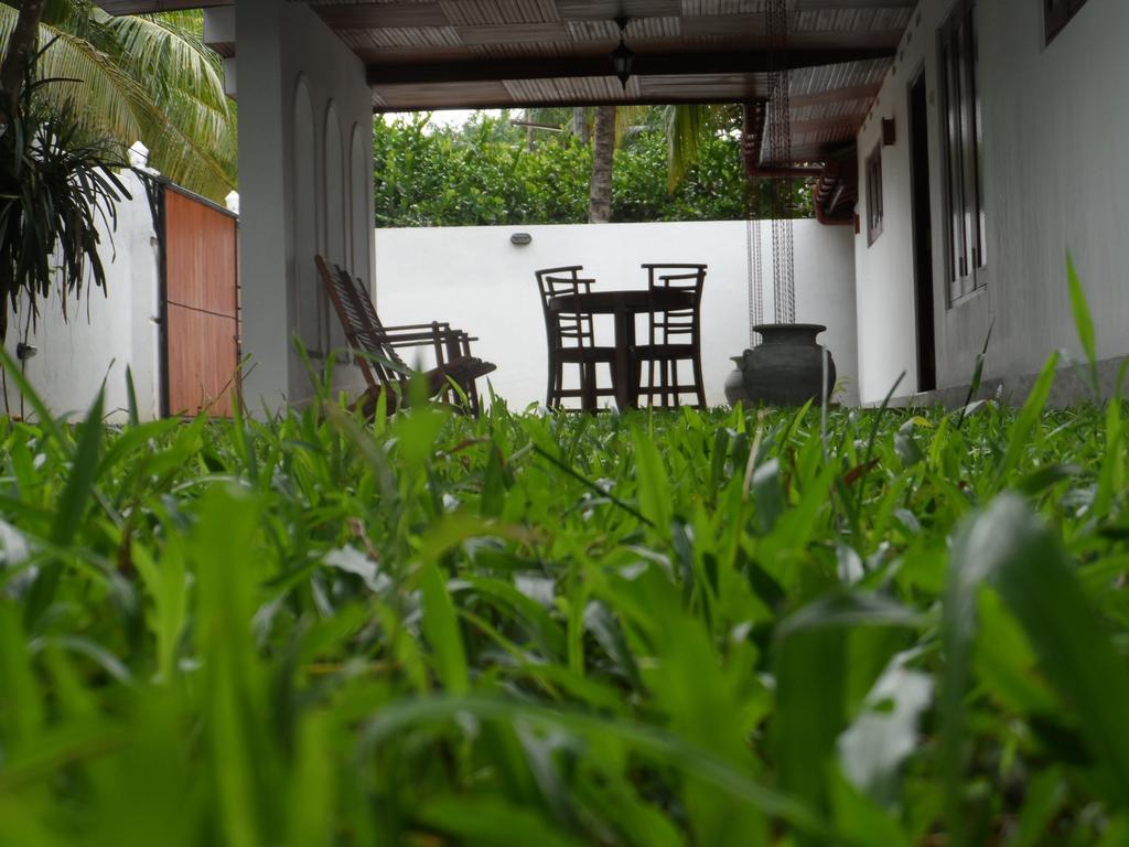 Summer Dew Villa Talpe Ruang foto