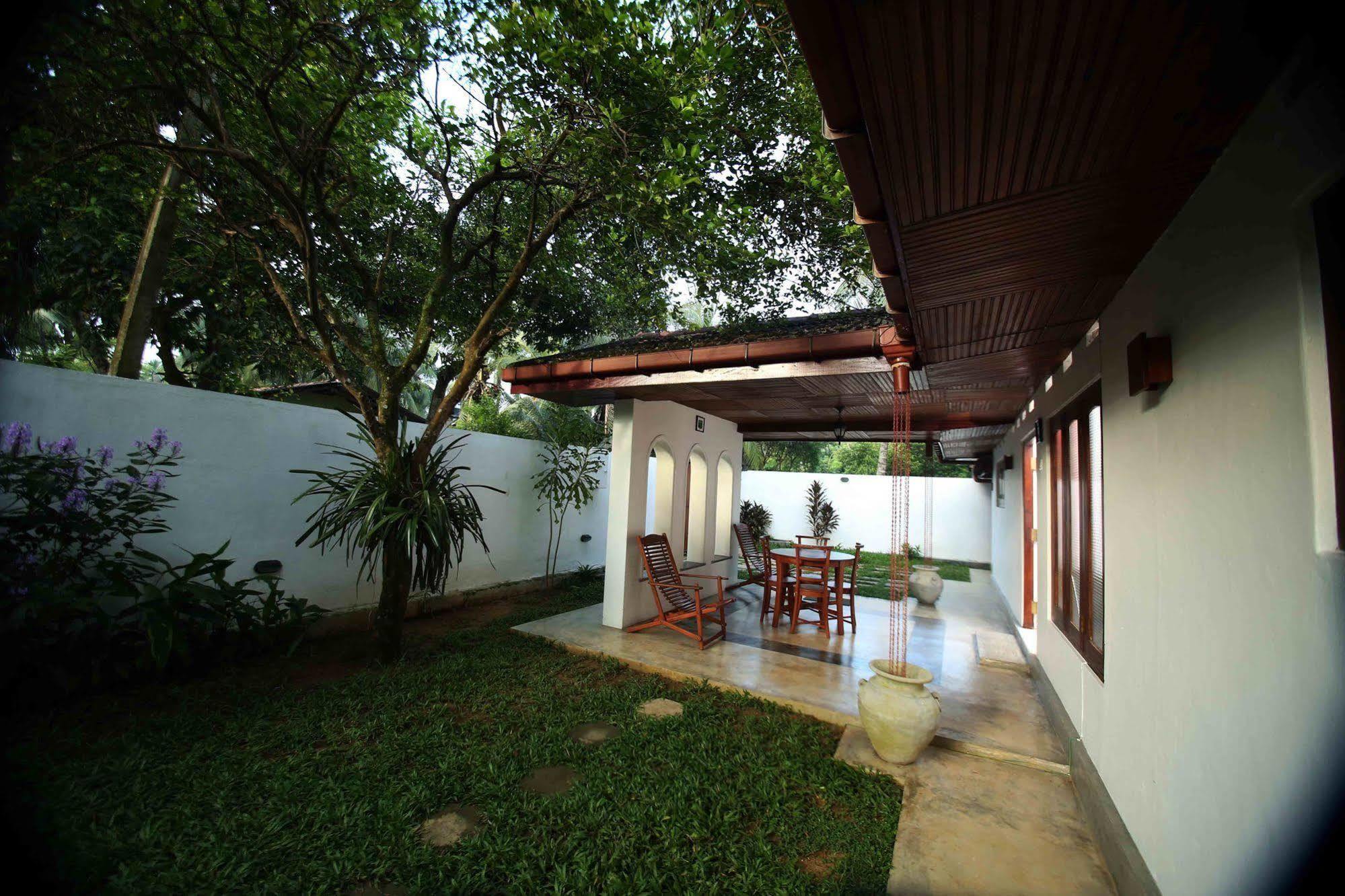 Summer Dew Villa Talpe Bagian luar foto