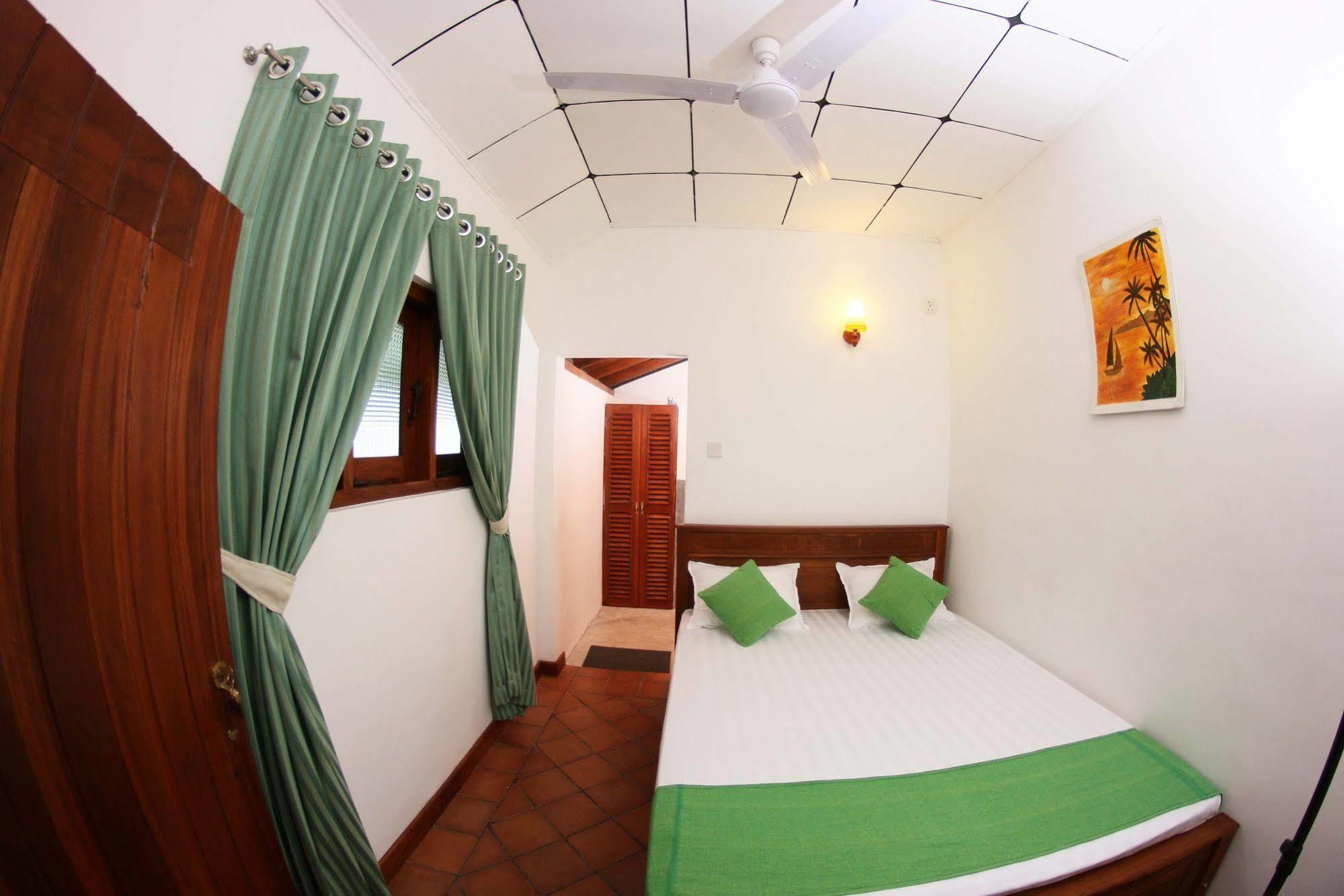 Summer Dew Villa Talpe Bagian luar foto