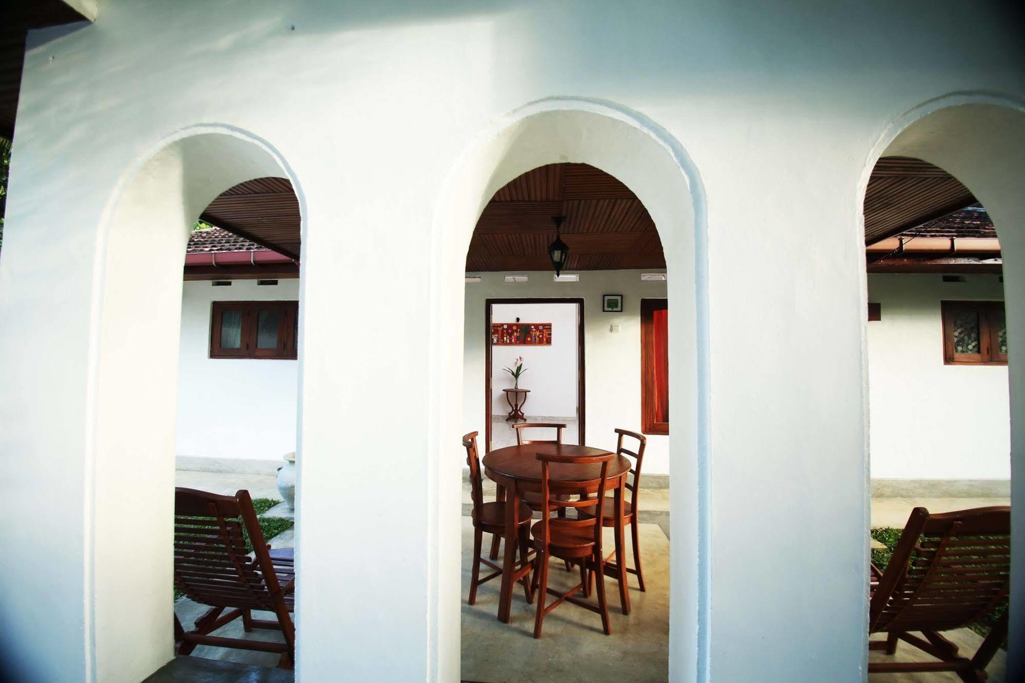 Summer Dew Villa Talpe Bagian luar foto